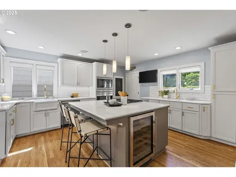 2869 SW Champlain Drive Portland OR 97205