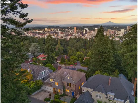 2869 SW Champlain Drive Portland OR 97205