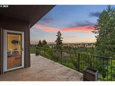 2869 SW Champlain Drive Portland OR 97205