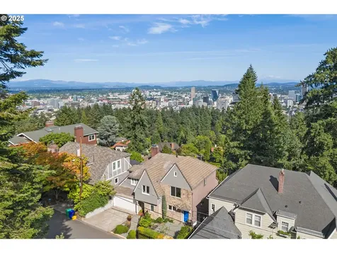 2869 SW Champlain Drive Portland OR 97205