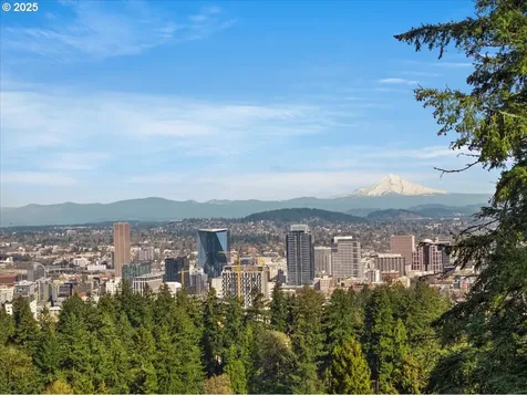 2869 SW Champlain Drive Portland OR 97205
