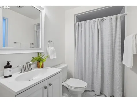 12504 NE 5th Street Vancouver WA 98684
