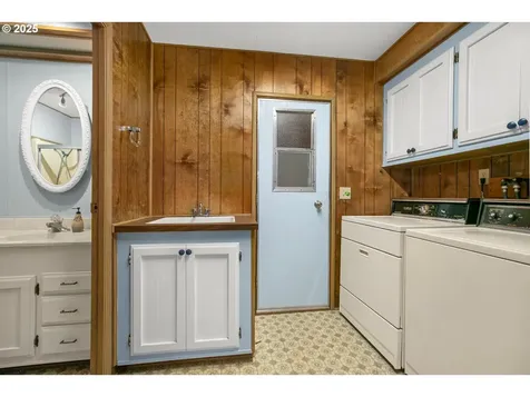 215 NE 35th Street Newport OR 97365