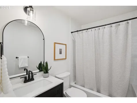 6503 SW 46th Place Portland OR 97221
