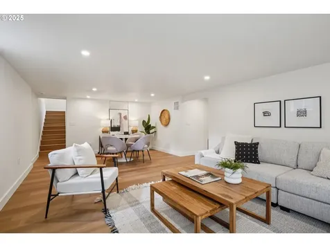 6503 SW 46th Place Portland OR 97221