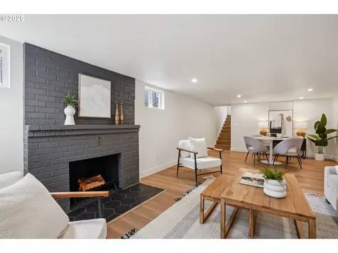 6503 SW 46th Place Portland OR 97221