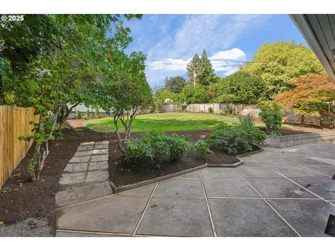 6503 SW 46th Place Portland OR 97221