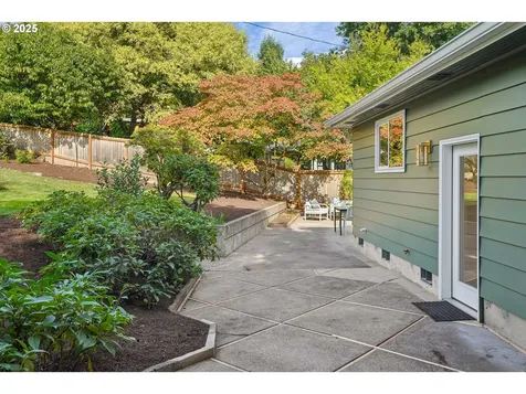 6503 SW 46th Place Portland OR 97221