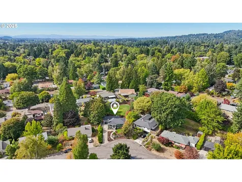 6503 SW 46th Place Portland OR 97221
