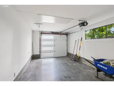 6503 SW 46th Place Portland OR 97221