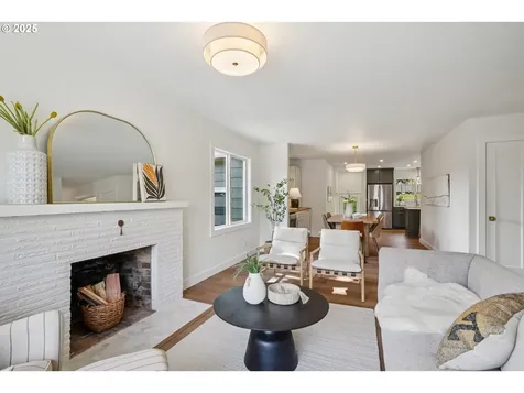 6503 SW 46th Place Portland OR 97221