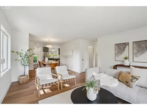 6503 SW 46th Place Portland OR 97221