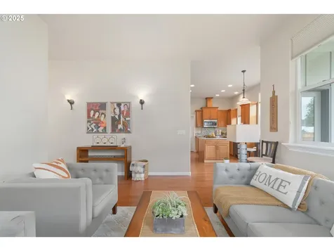 189 River Loop 1 Eugene OR 97404