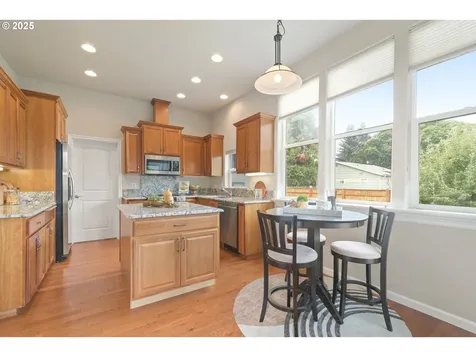 189 River Loop 1 Eugene OR 97404