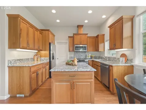 189 River Loop 1 Eugene OR 97404