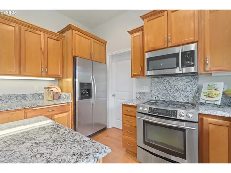 189 River Loop 1 Eugene OR 97404