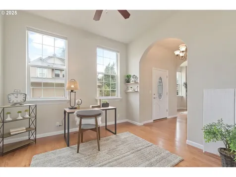 189 River Loop 1 Eugene OR 97404