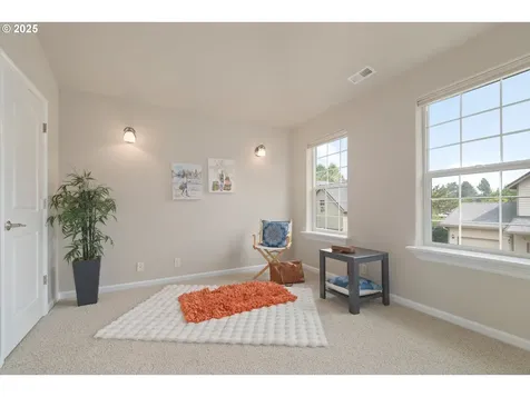 189 River Loop 1 Eugene OR 97404