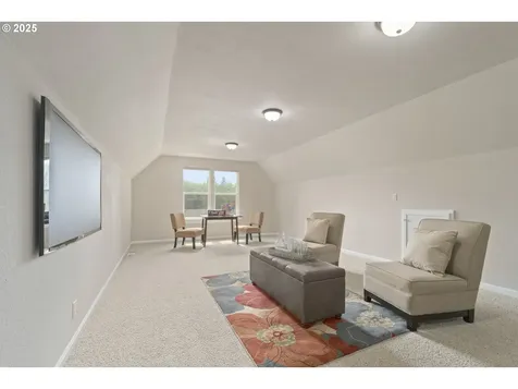 189 River Loop 1 Eugene OR 97404