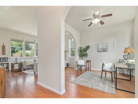 189 River Loop 1 Eugene OR 97404