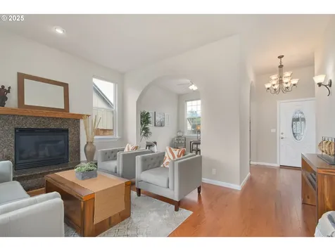 189 River Loop 1 Eugene OR 97404