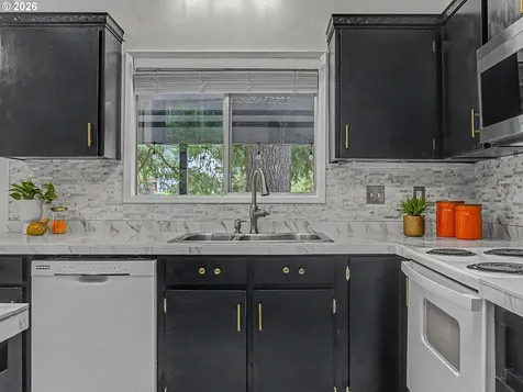 1065 NE Hill Way Estacada OR 97023