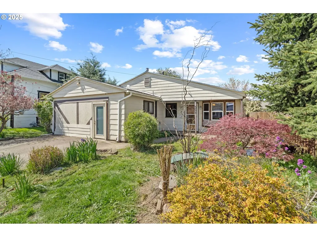 5615 NE 18th Avenue Portland OR 97211