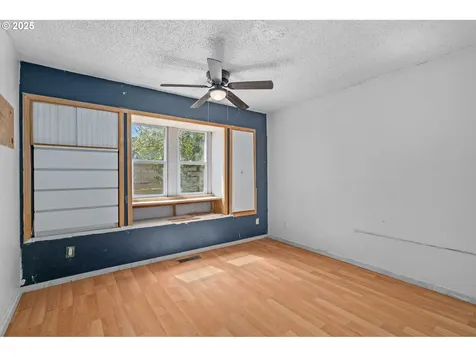 5615 NE 18th Avenue Portland OR 97211