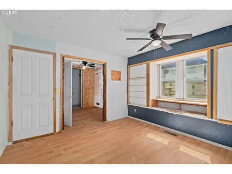 5615 NE 18th Avenue Portland OR 97211