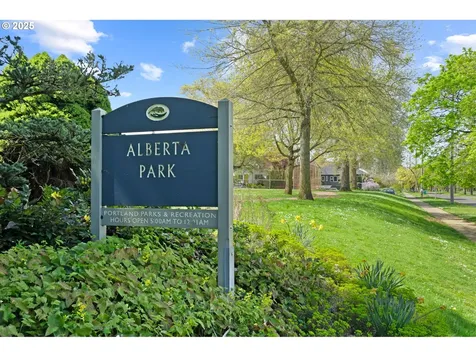 5615 NE 18th Avenue Portland OR 97211
