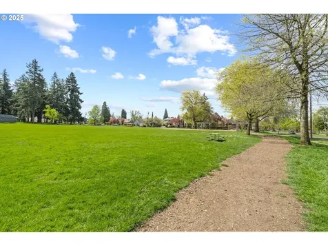 5615 NE 18th Avenue Portland OR 97211