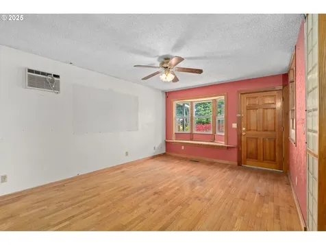 5615 NE 18th Avenue Portland OR 97211