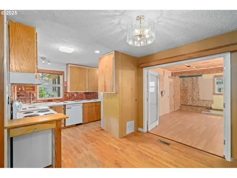 5615 NE 18th Avenue Portland OR 97211