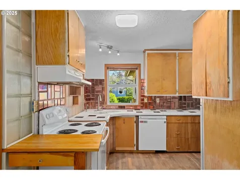 5615 NE 18th Avenue Portland OR 97211