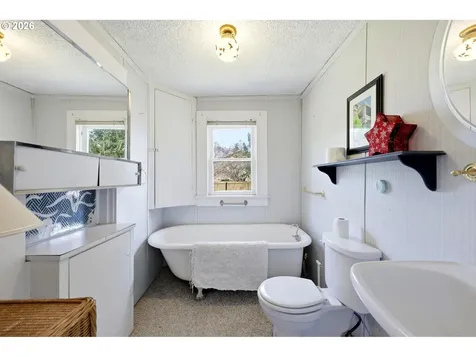 6834 SE 83rd Avenue Portland OR 97266