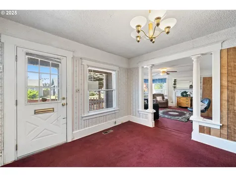 6834 SE 83rd Avenue Portland OR 97266