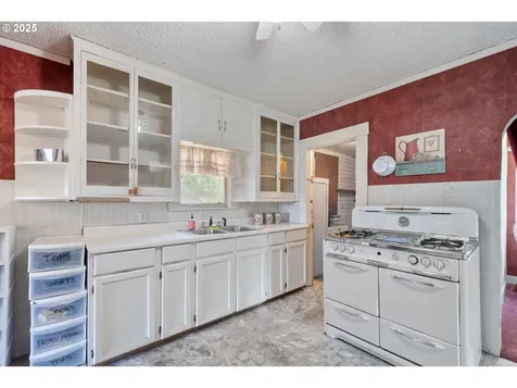 6834 SE 83rd Avenue Portland OR 97266