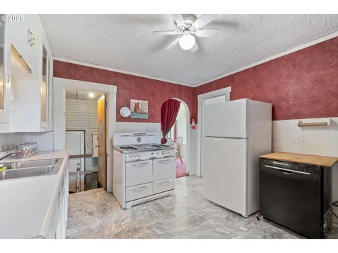 6834 SE 83rd Avenue Portland OR 97266