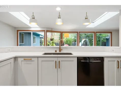 12916 SW 61st Avenue Portland OR 97219