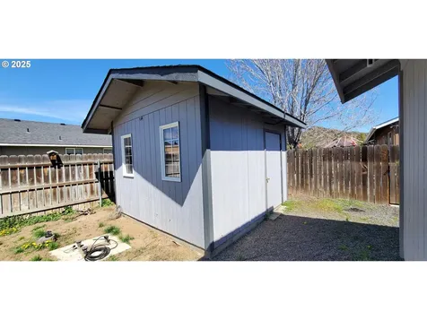 1077 NE Mahogany Street Prineville OR 97754