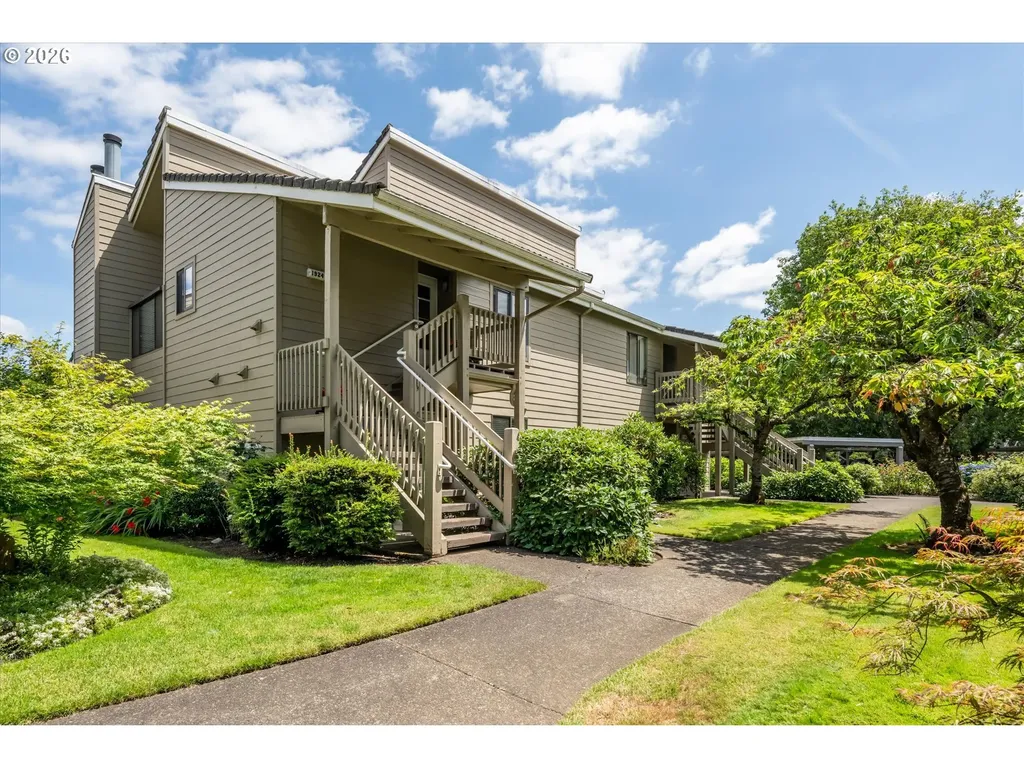 1922 Lake Isle Drive Eugene OR 97401