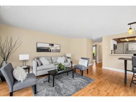 1922 Lake Isle Drive Eugene OR 97401