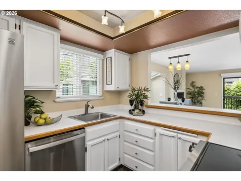 1922 Lake Isle Drive Eugene OR 97401