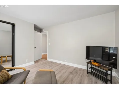 1922 Lake Isle Drive Eugene OR 97401