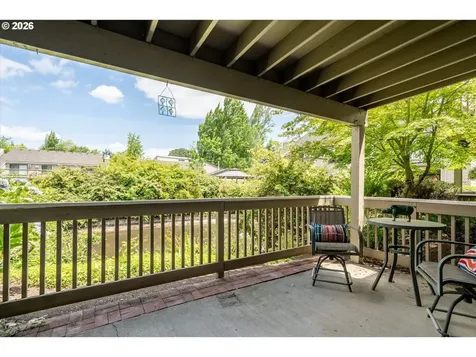 1922 Lake Isle Drive Eugene OR 97401