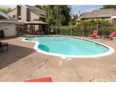 1922 Lake Isle Drive Eugene OR 97401