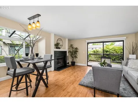 1922 Lake Isle Drive Eugene OR 97401