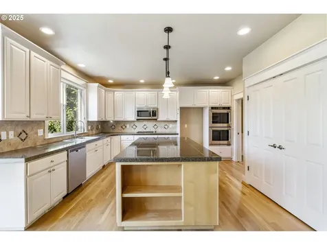 3445 NW 118th Avenue Portland OR 97229