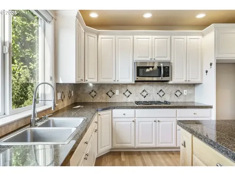 3445 NW 118th Avenue Portland OR 97229