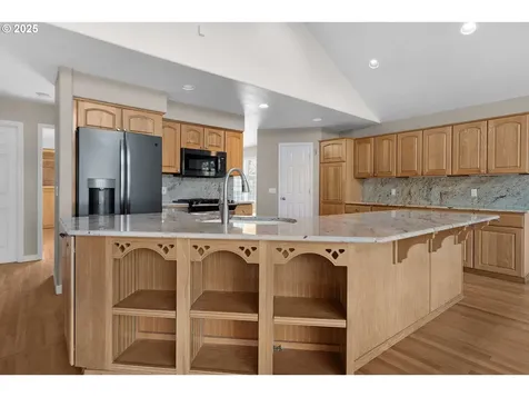 89523 Manion Drive Warrenton OR 97146